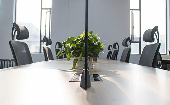 10年行業(yè)專注于辦公家具制造